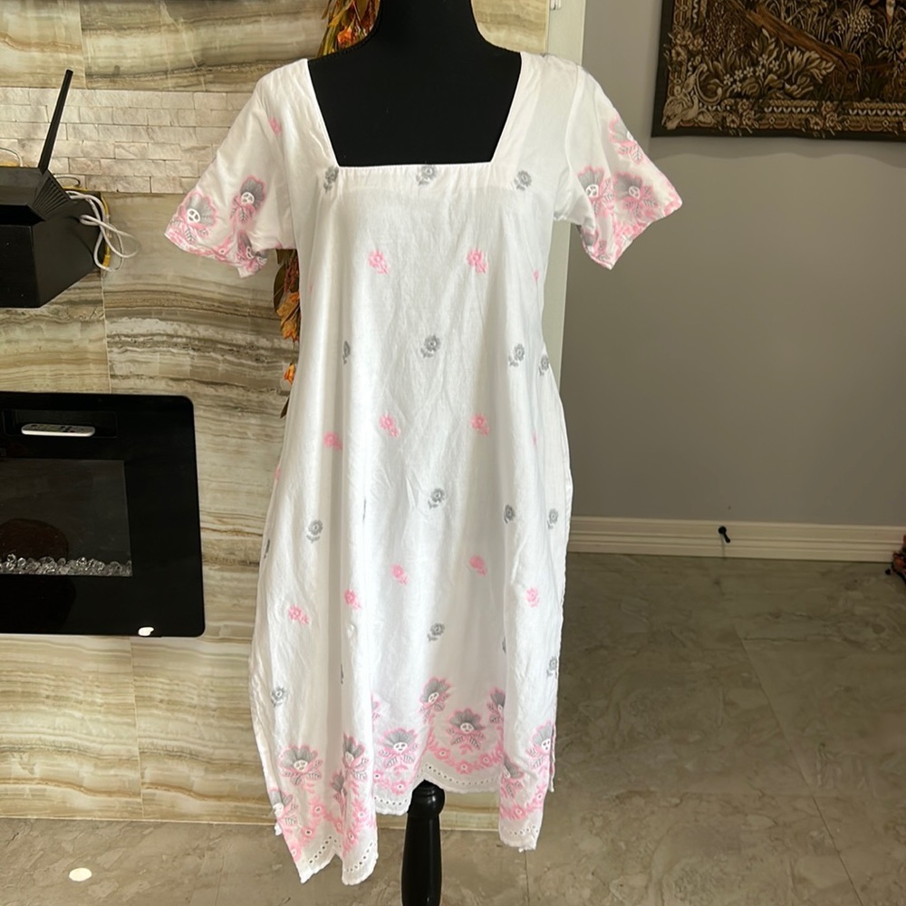 Linen/Cotten Blend White with Lt.‎ Pink & Gray Embroidered Floral Tunic Dress